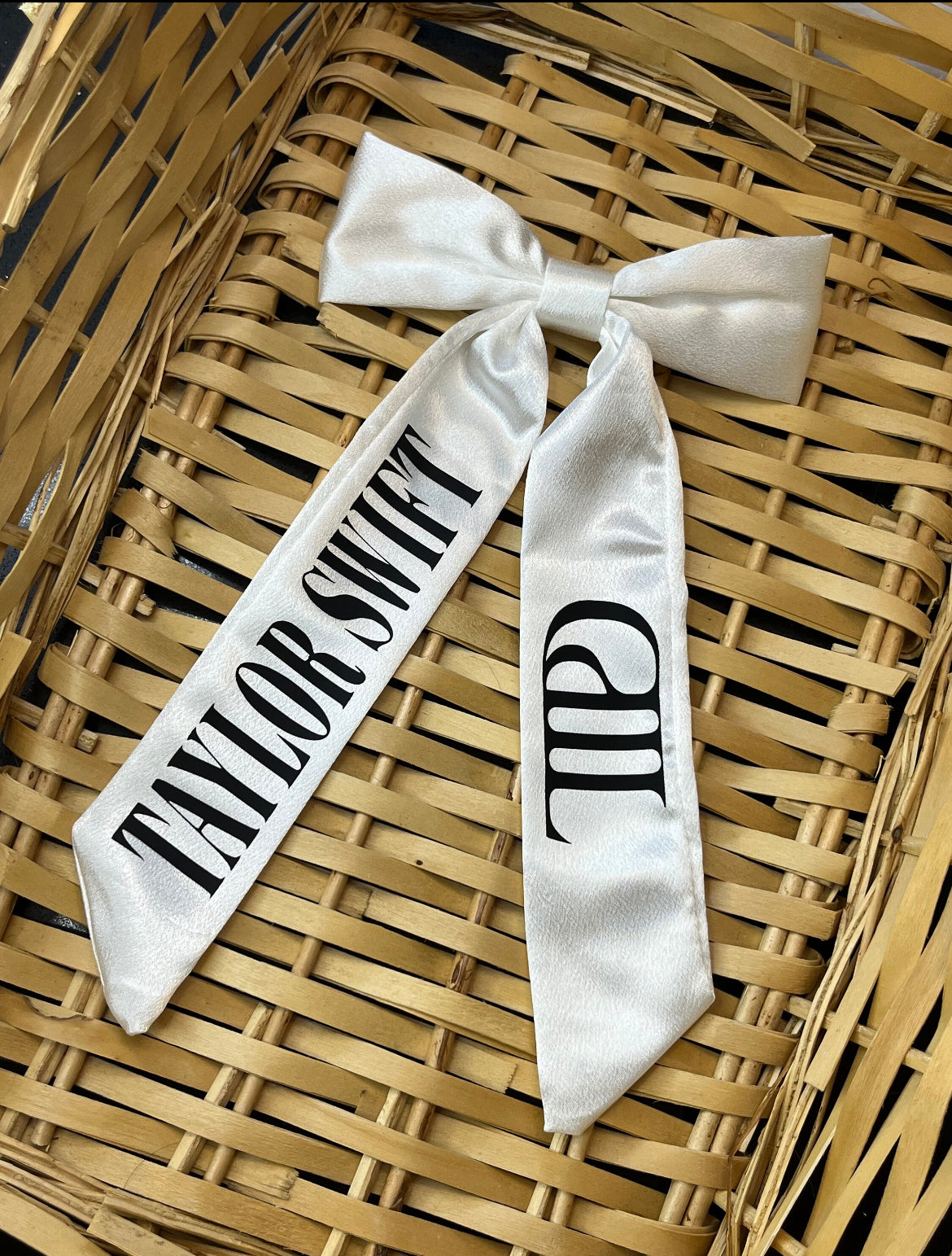 TAYLOR SWIFT HAIR BOW