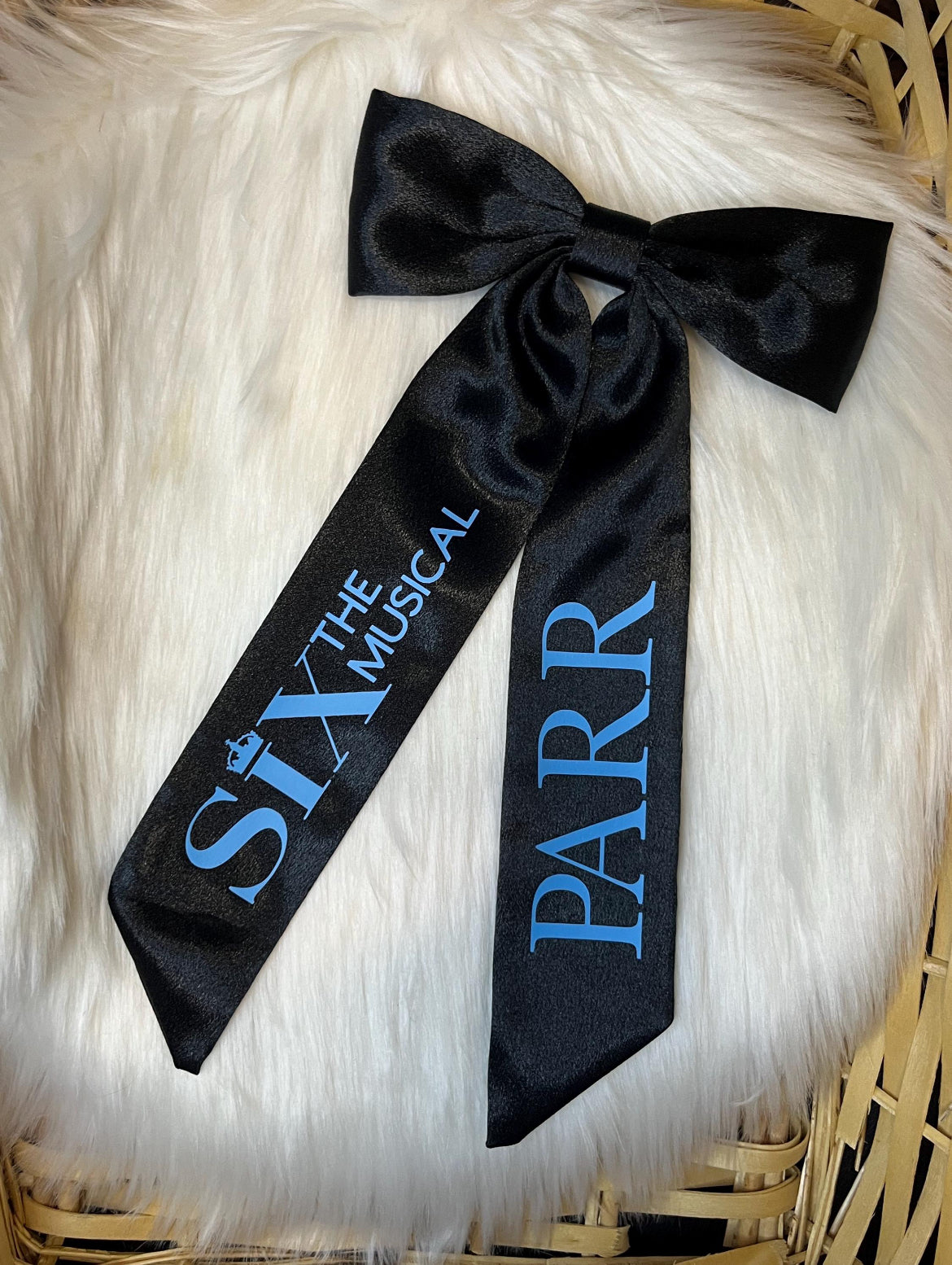 SIX THE MUSICAL HAIR BOW