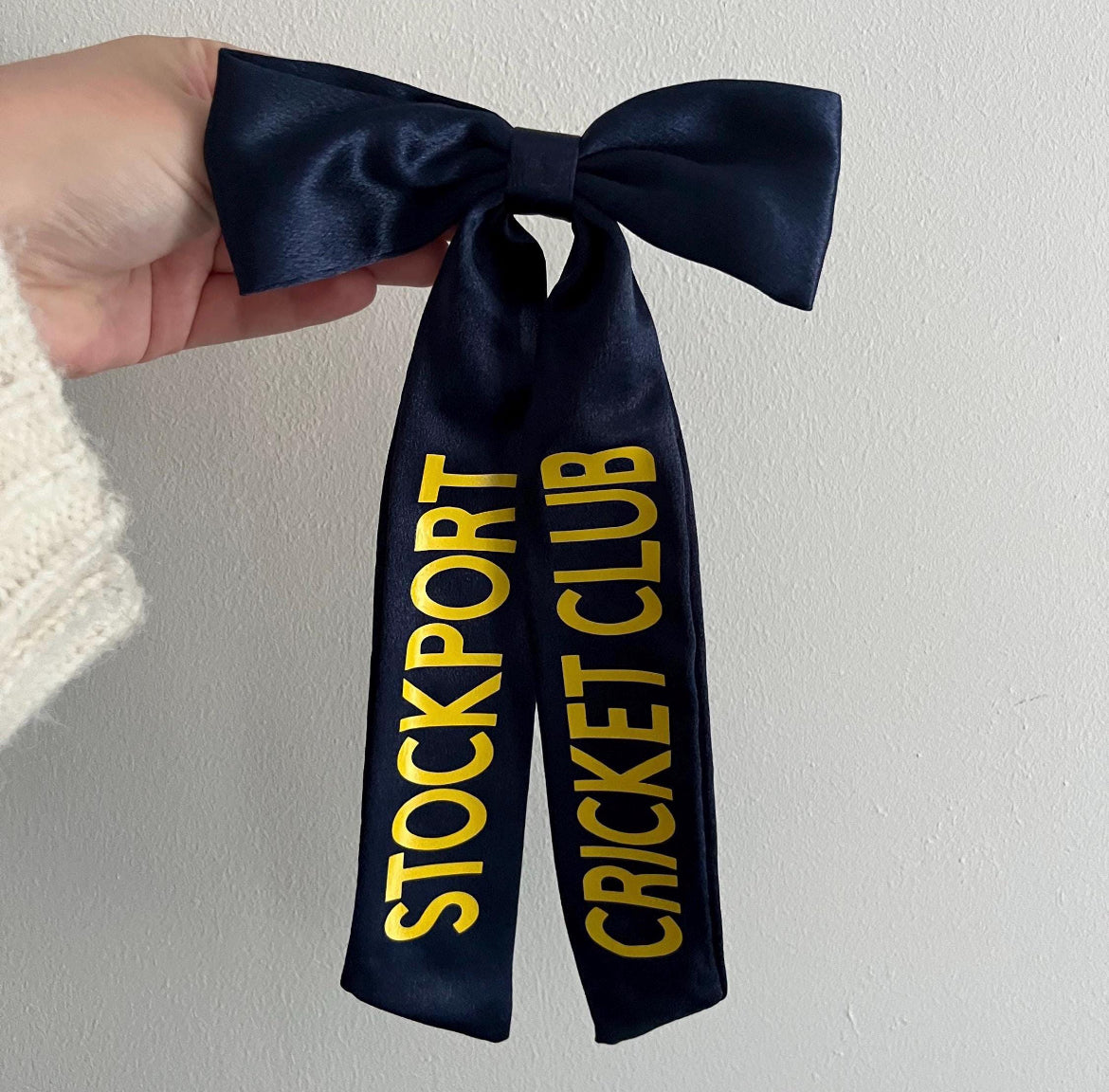 CRICKET HAIR BOW