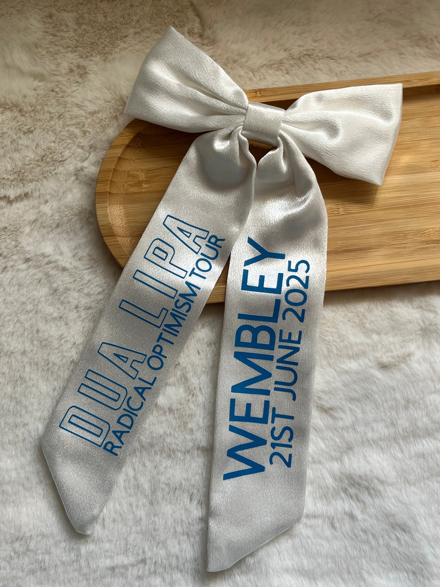 DUA LIPA HAIR BOW