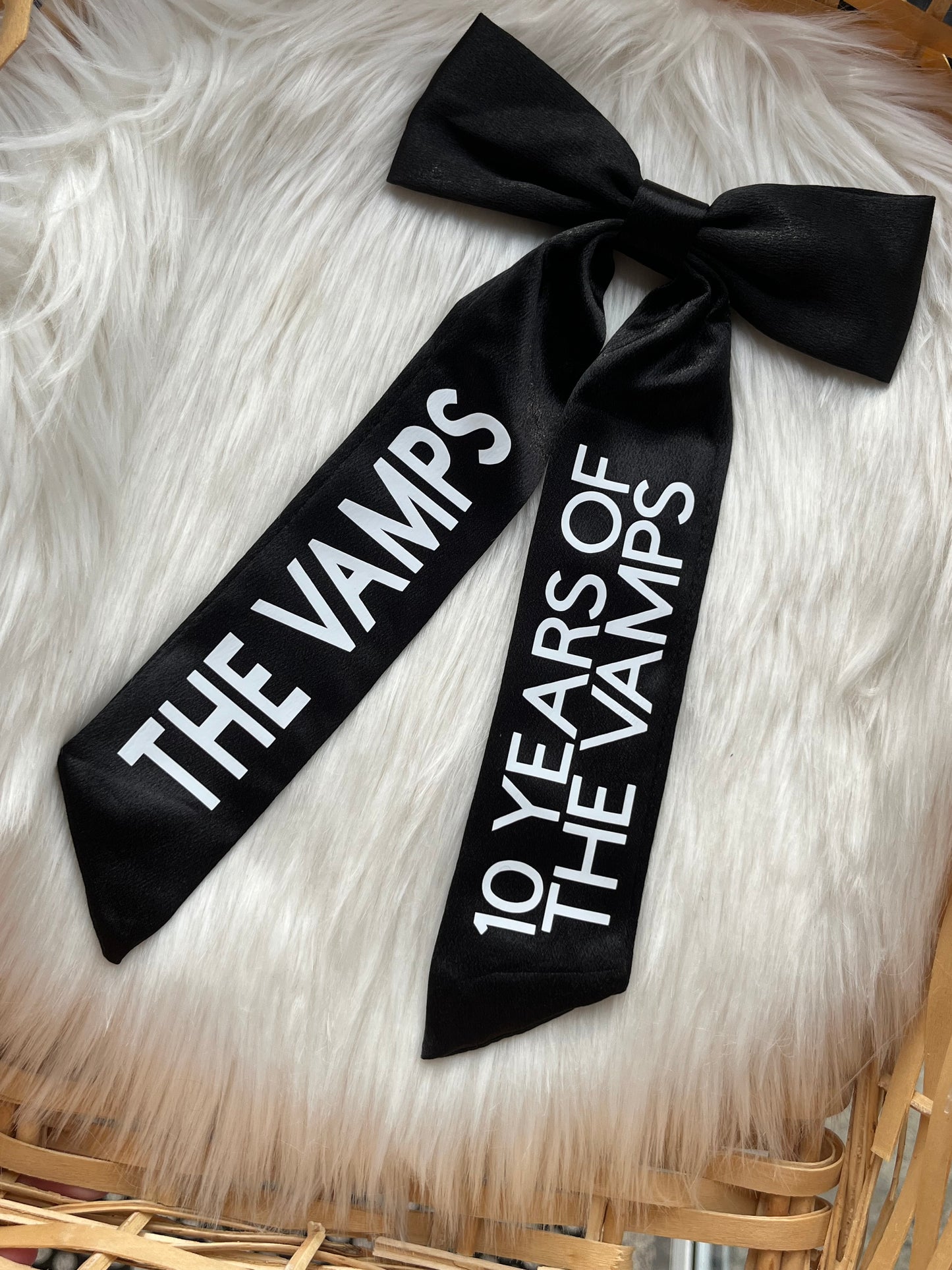 THE VAMPS HAIR BOW