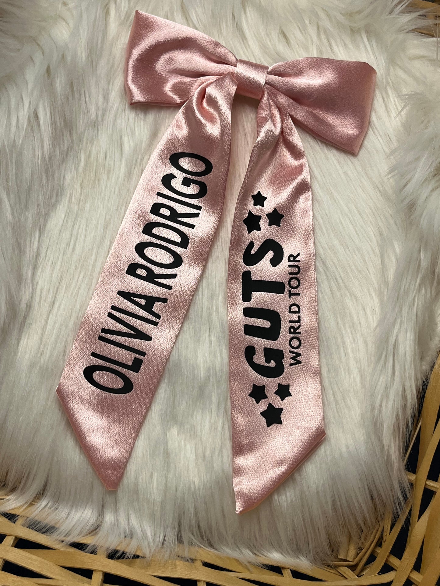 OLIVIA RODRIGO HAIR BOW