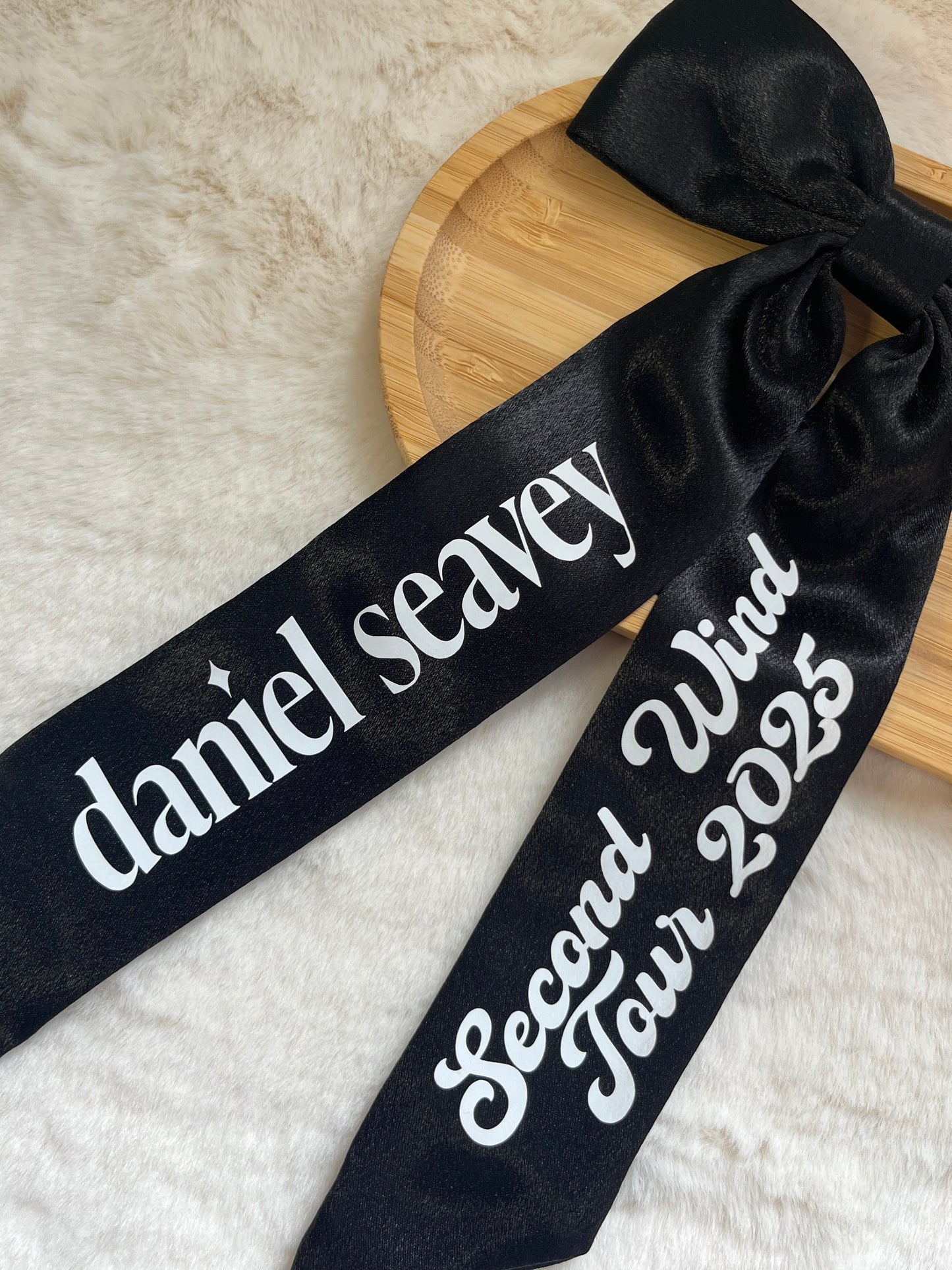DANIEL SEAVEY HAIR BOW