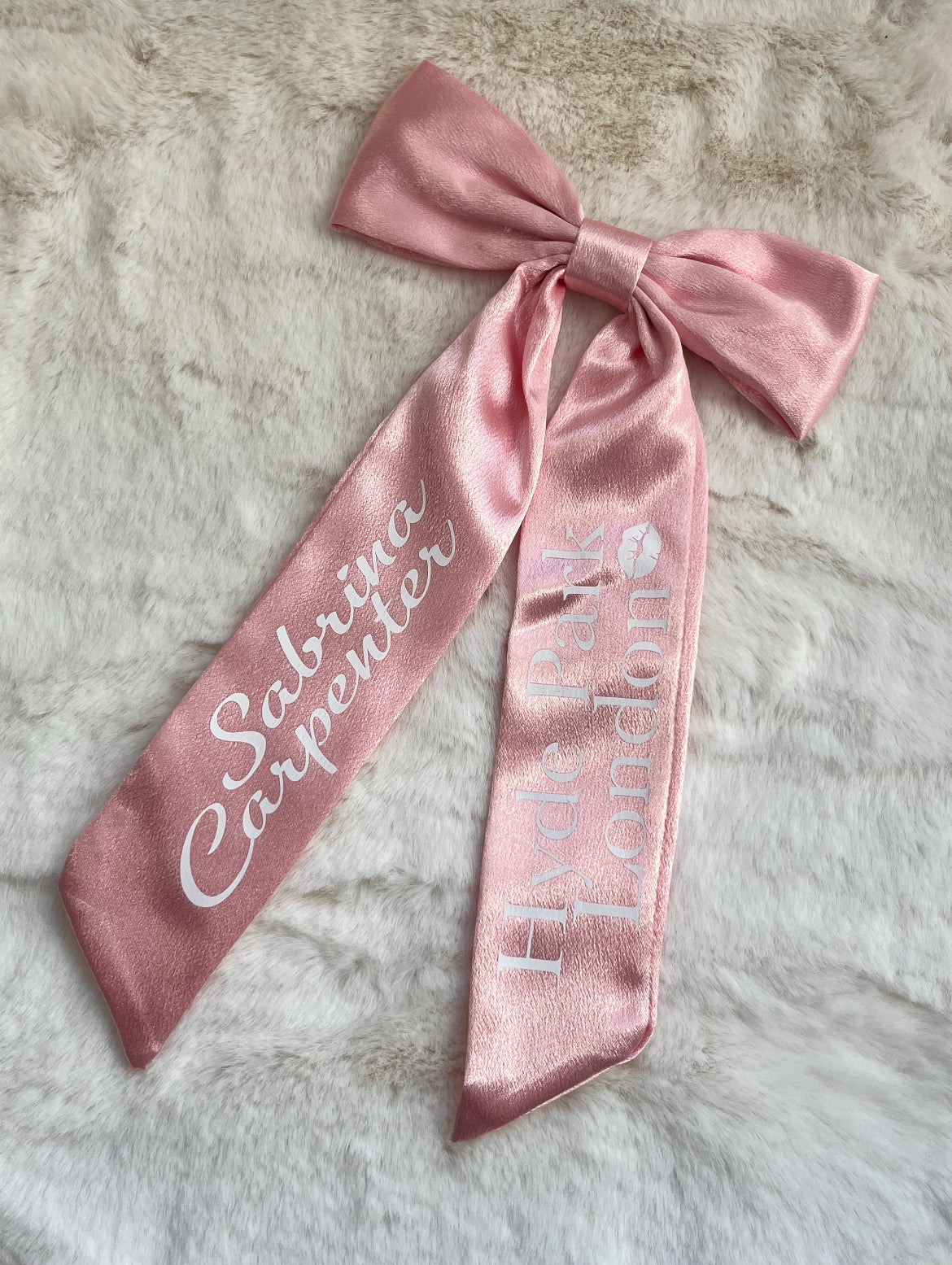 SABRINA CARPENTER HAIR BOW