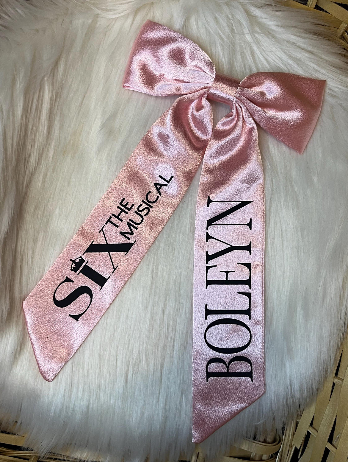 SIX THE MUSICAL HAIR BOW