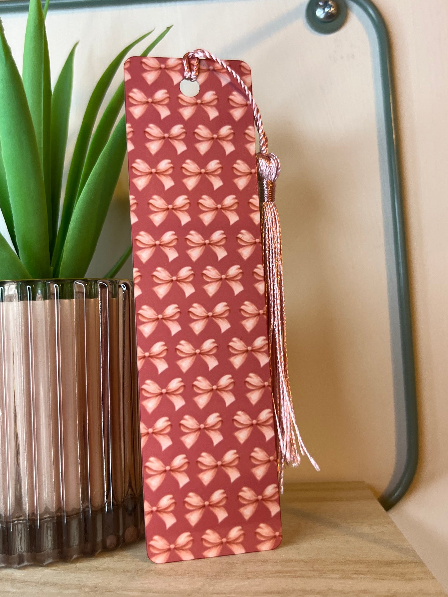 PINK BOW BOOKMARK