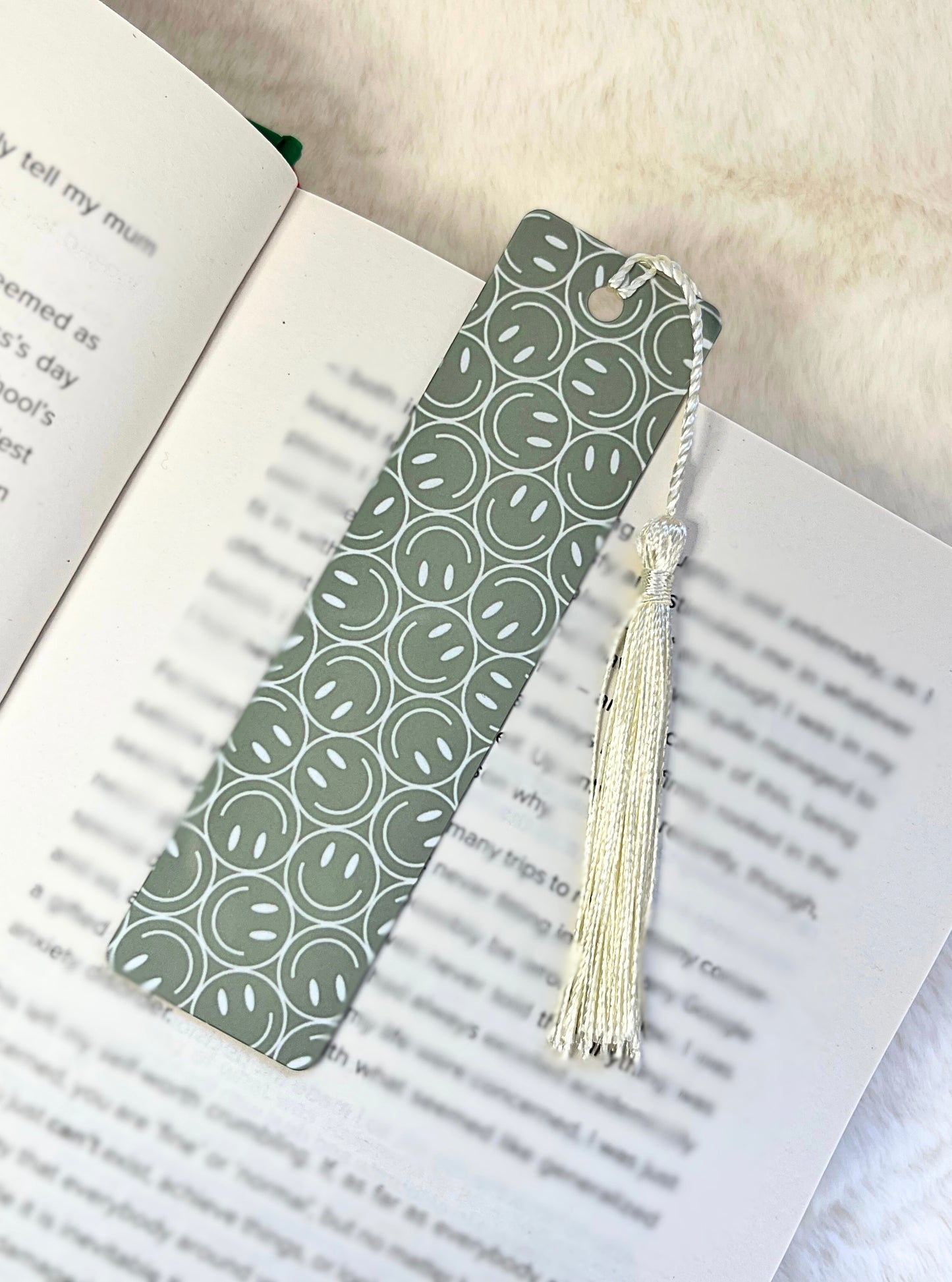 GREEN SMILEY FACE BOOKMARK