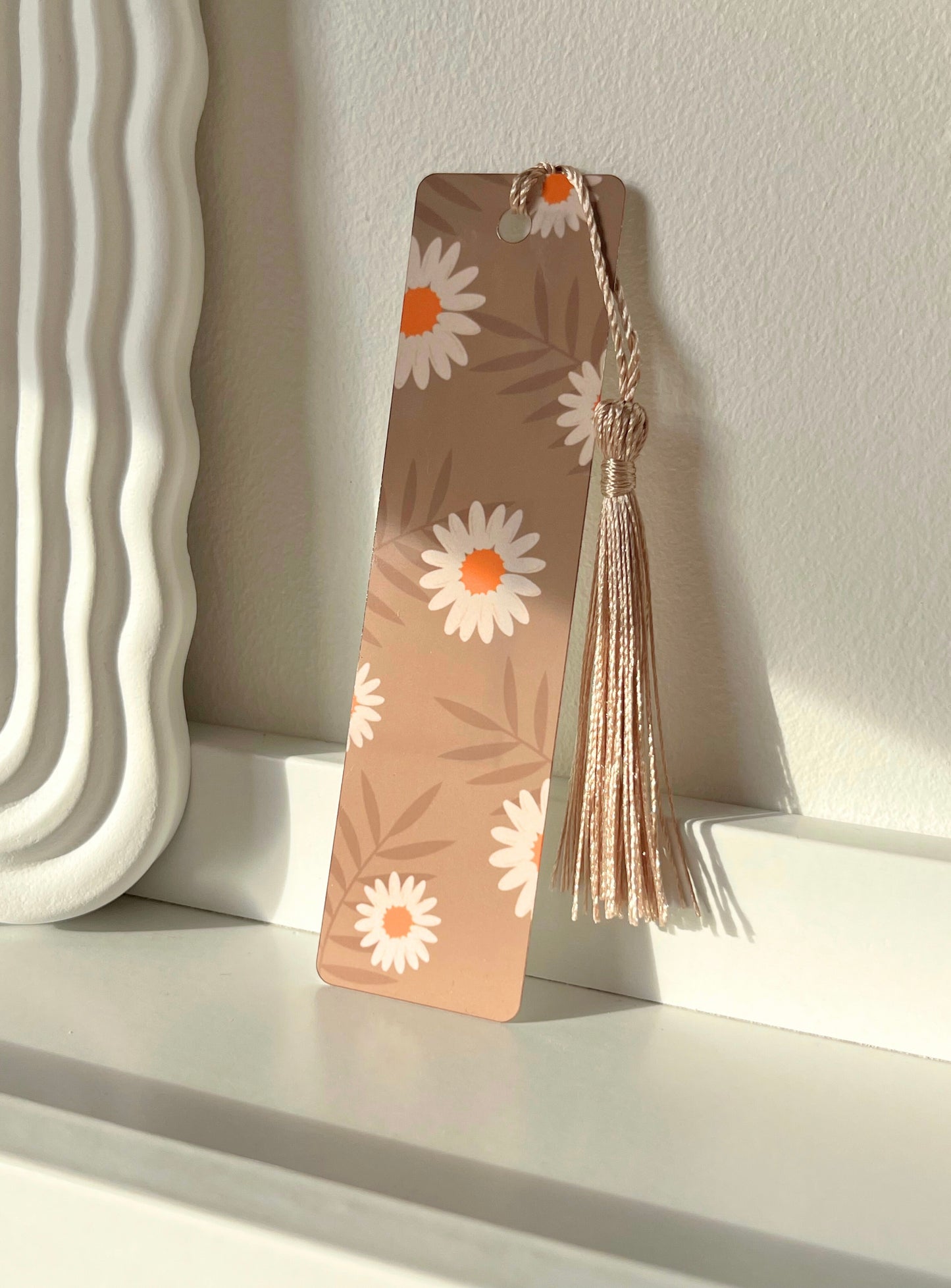 GREEN DAISY BOOKMARK